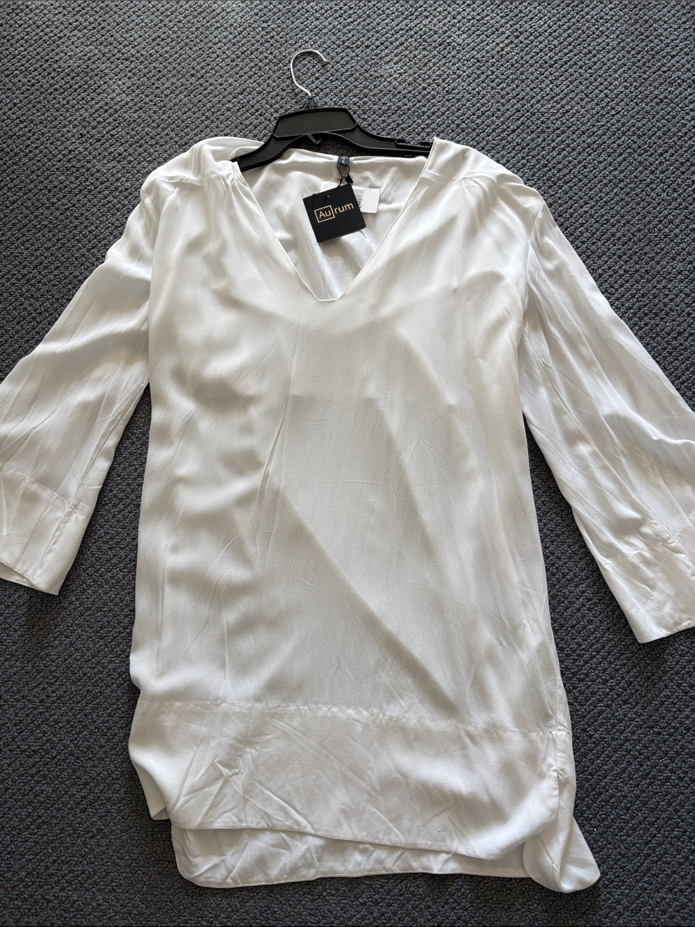 AUREUM White V-Neck Tunic Top
